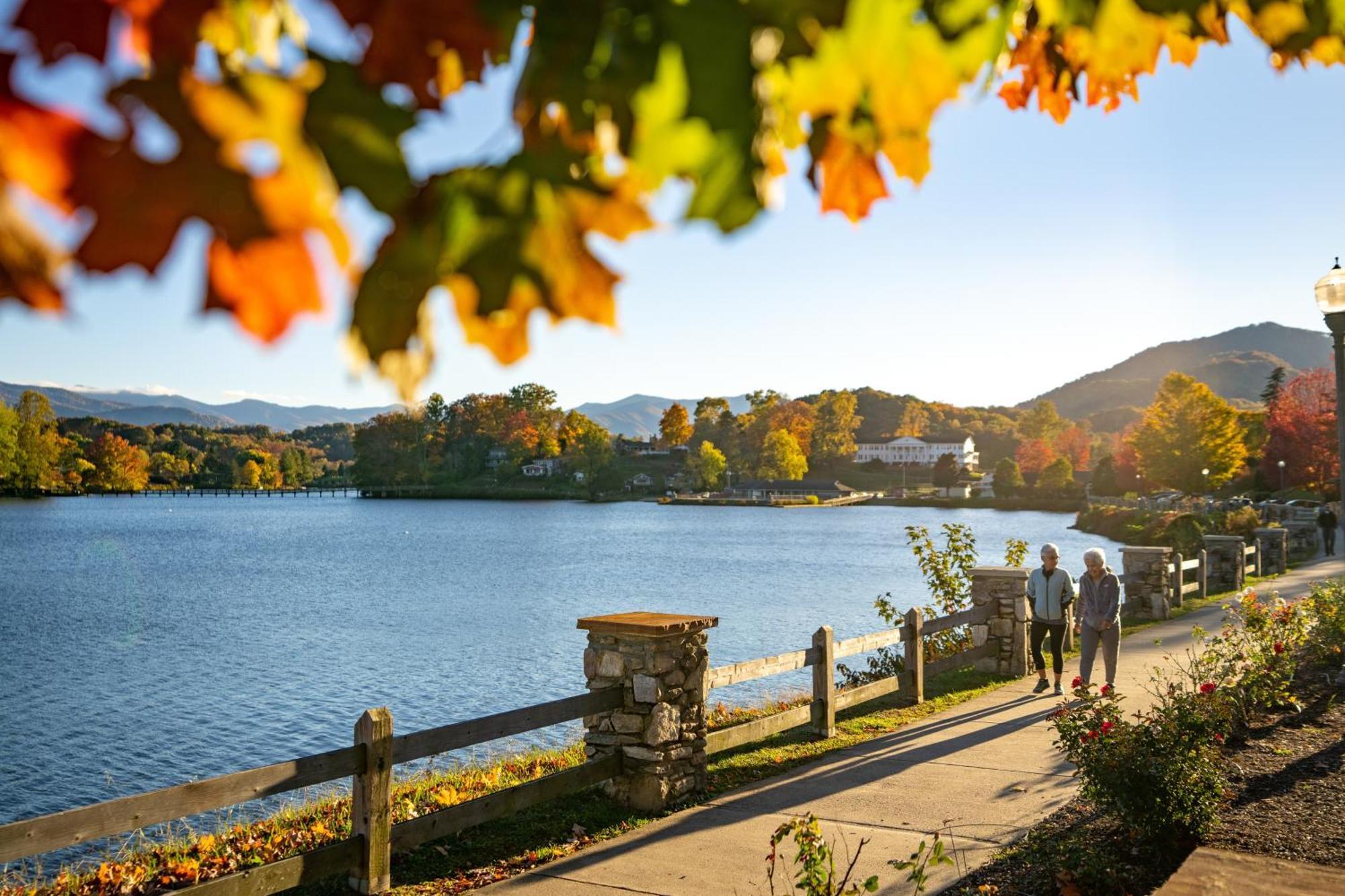 Dream Come Blue Lake Junaluska エクステリア 写真