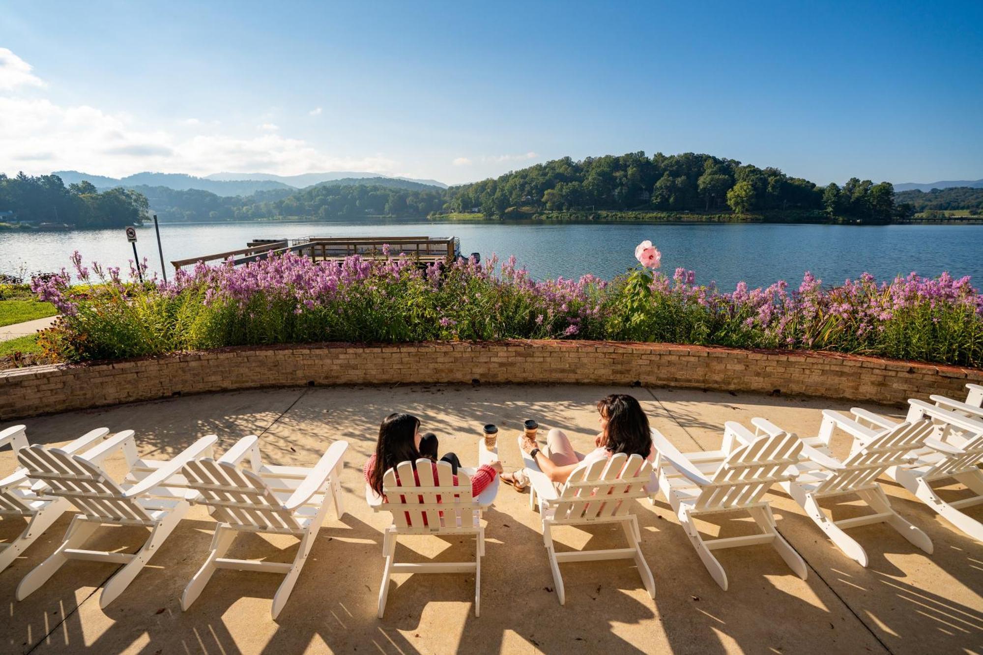Dream Come Blue Lake Junaluska エクステリア 写真
